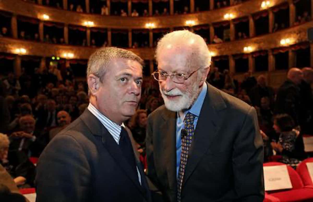 Agnelli un editore d’altri tempi: la Stampa, il mito di De Benedetti e altri aneddoti, nella foto Scalfari e Mauro 