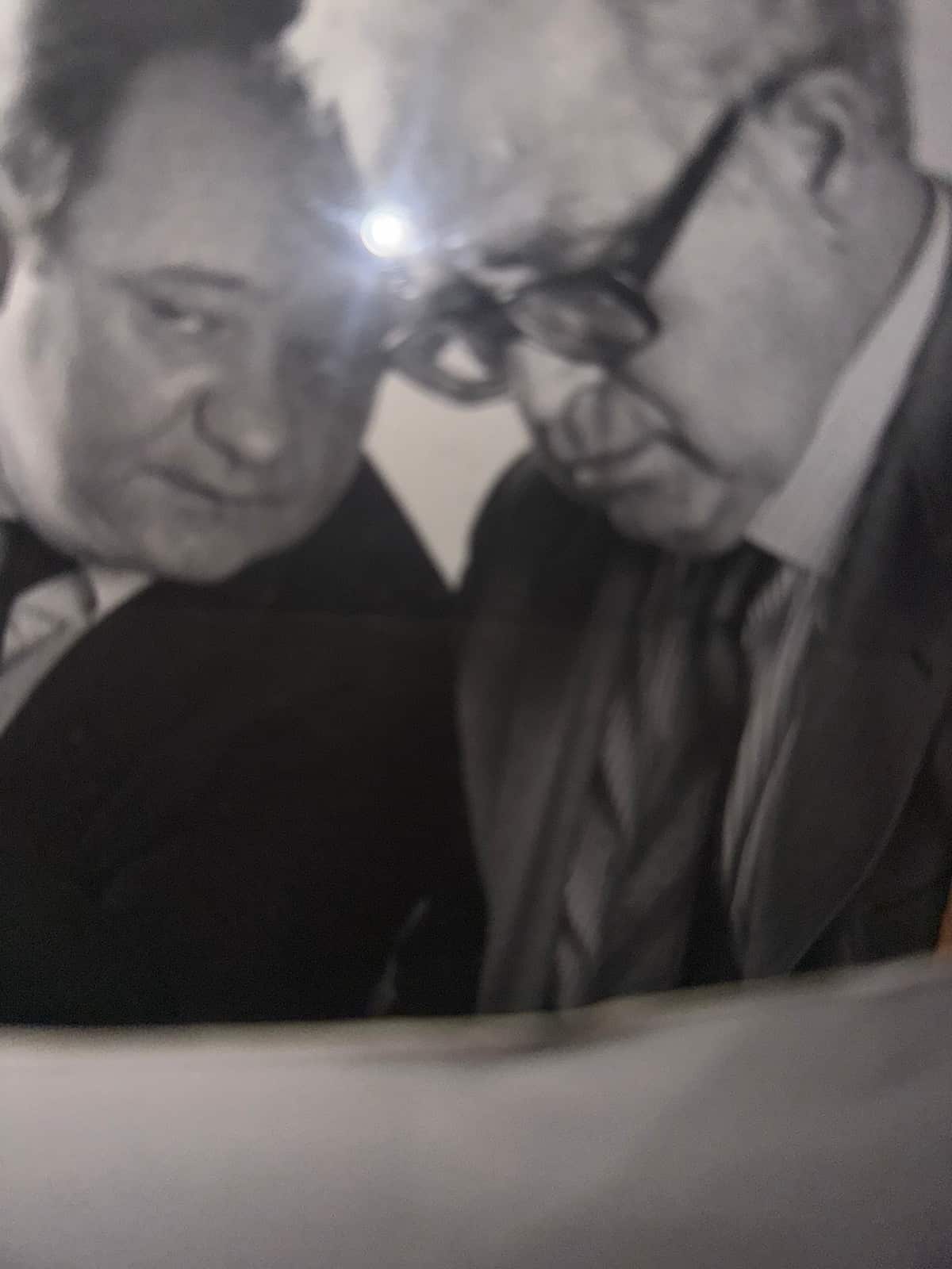 Agnelli un editore d’altri tempi: la Stampa, il mito di De Benedetti e altri aneddoti, nella foto Giovannini (a sin.) e l’autore 