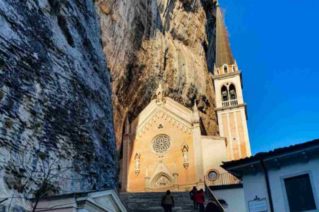 Santuario della Madonna della Corona