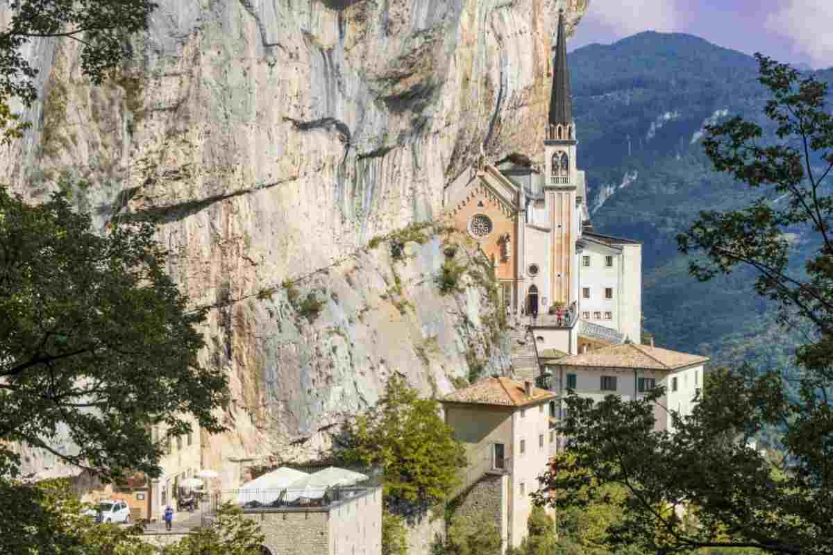 Santuario della Madonna della Corona