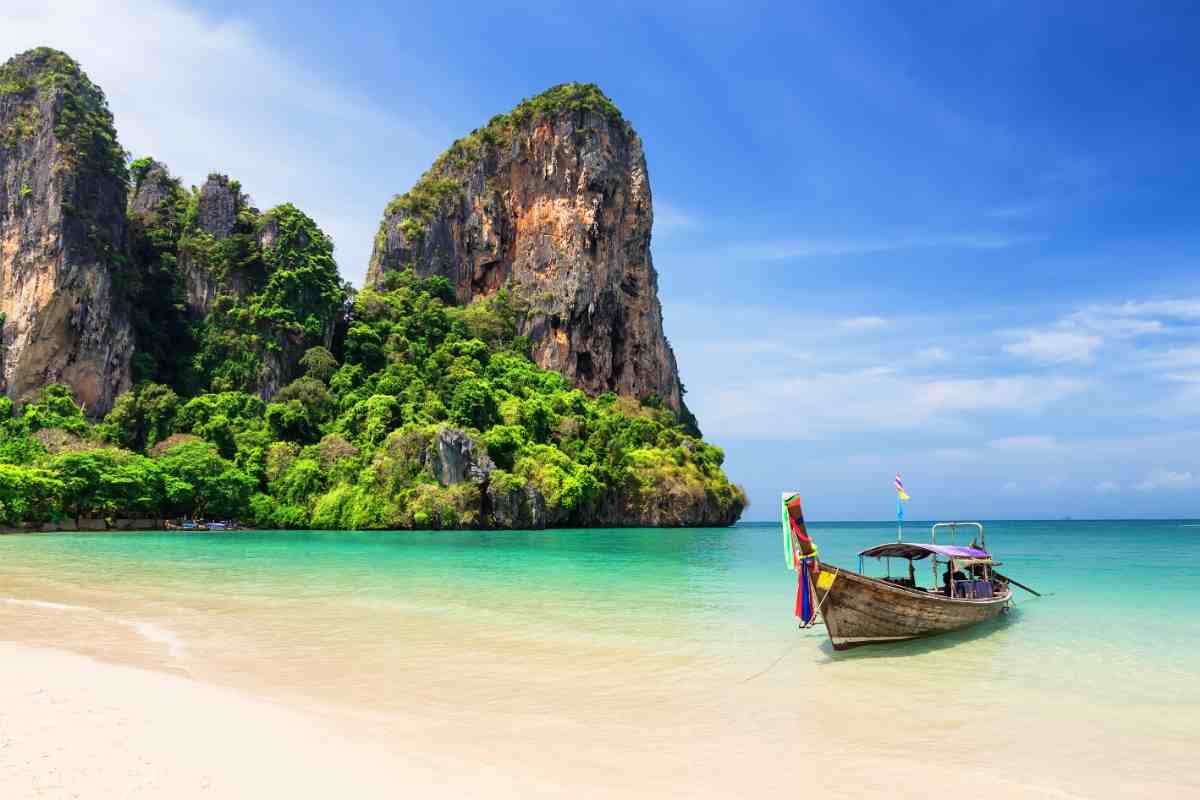Novembre in Thailandia: il viaggio perfetto tra spiagge incantate, cultura mistica e meraviglie senza tempo