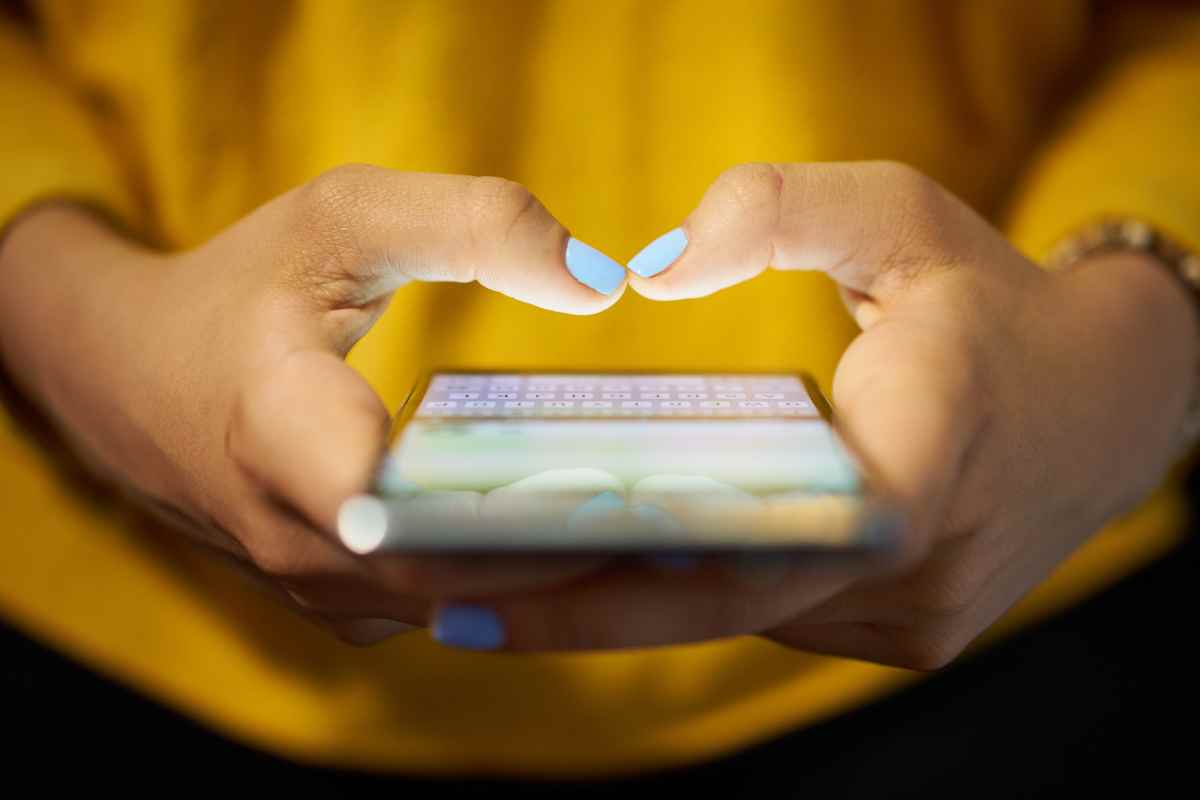 WhatsApp nel caos: dilaga la truffa che ruba identità