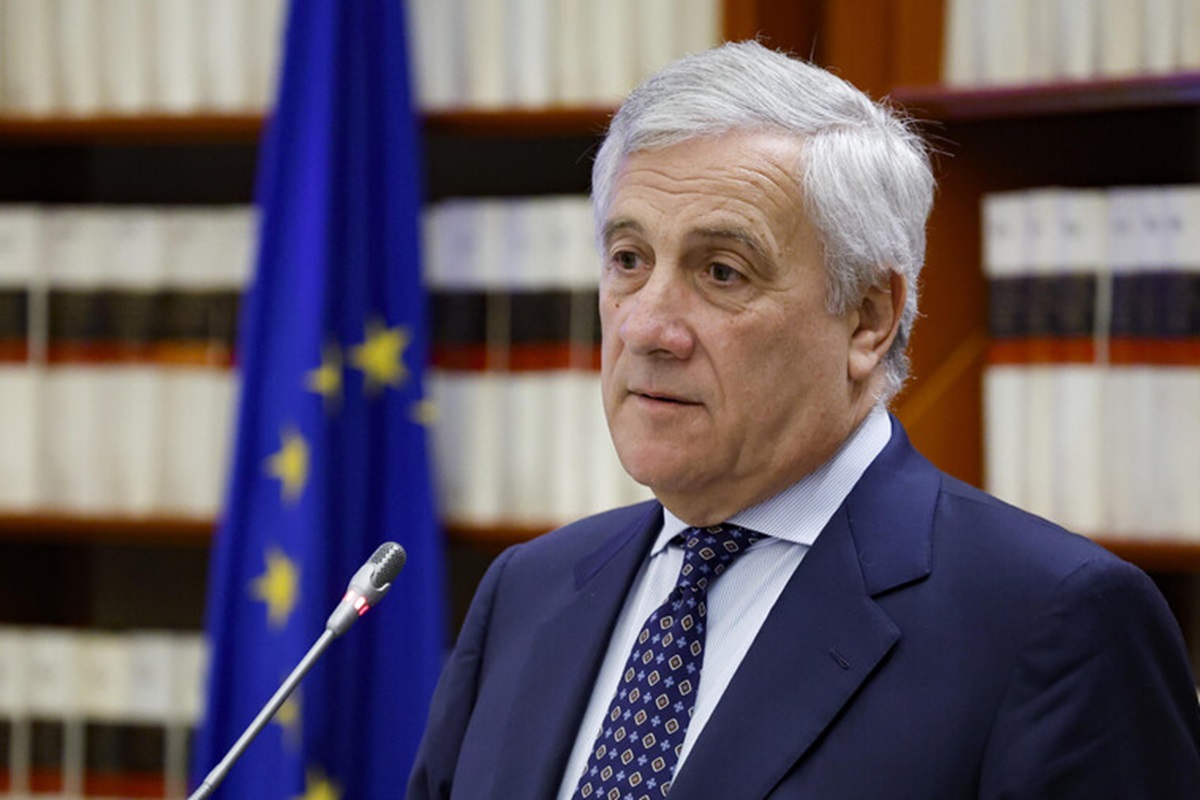 Tajani: “Forza Italia sia sempre più un partito essenziale della coalizione. E ora un sistema proporzionale”