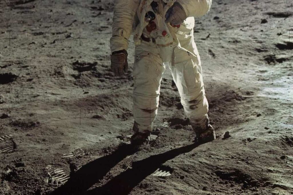 astronauta sulla luna