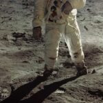astronauta sulla luna