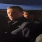 Jordan Bardella durante una fiera