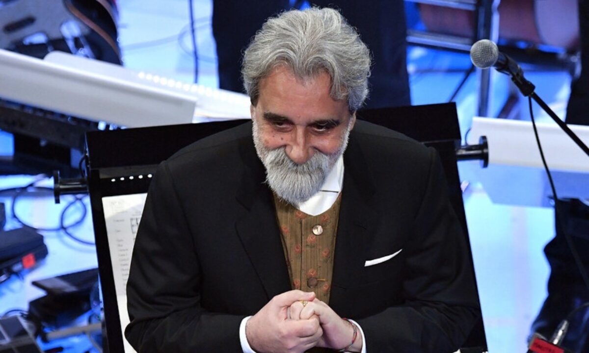 Addio Beppe Vessicchio, il popolare e amato direttore d'orchestra morto di polmonite a 69 anni