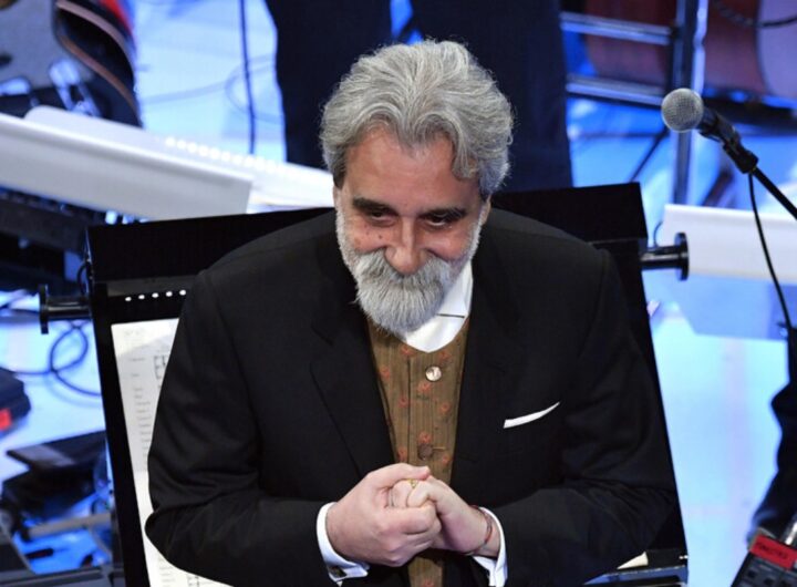 Addio Beppe Vessicchio, il popolare e amato direttore d'orchestra morto di polmonite a 69 anni