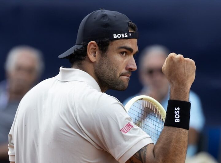 In Coppia Davis i “tennisti operai” portano l’Italia in trionfo mentre a Ginevra si tratta e a Napoli si spera, nella foto Matteo Berrettini