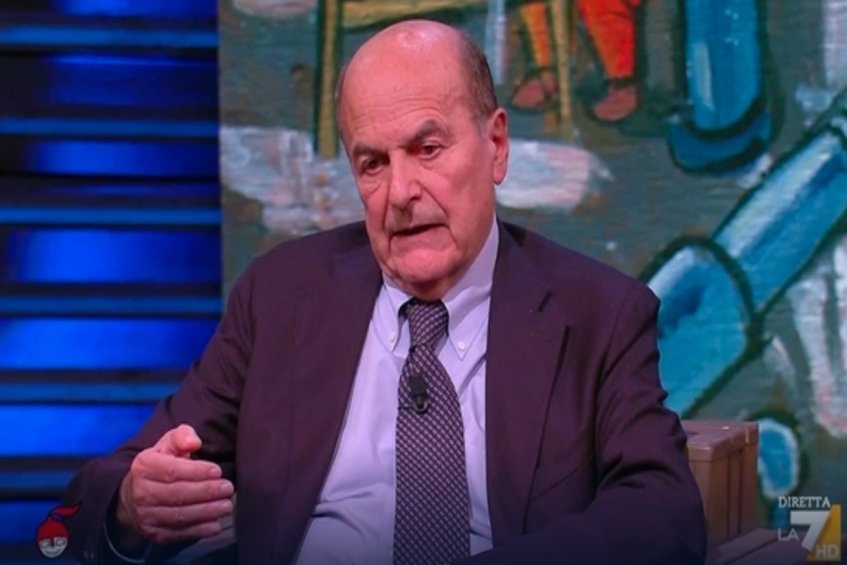 Cosa si dice in TV, Storace: “Ma perché Mattarella si deve arrabbiare così?”. Giannini: “Vogliono fare piazza pulita di tutto ciò che è di intralcio”. Bersani: “Loro vogliono arrivare lì…”