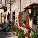 Fuggi dallo stress a fine novembre: i borghi italiani dove il tempo rallenta, tutti i dettagli