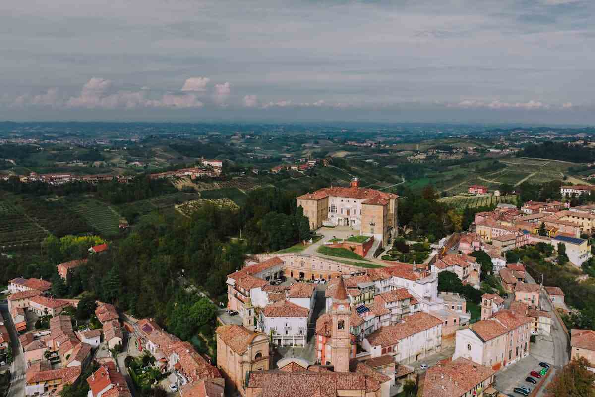 In questo borgo del Piemonte il Natale prende vita dentro un castello reale: conosci già questo evento unico in Italia?
