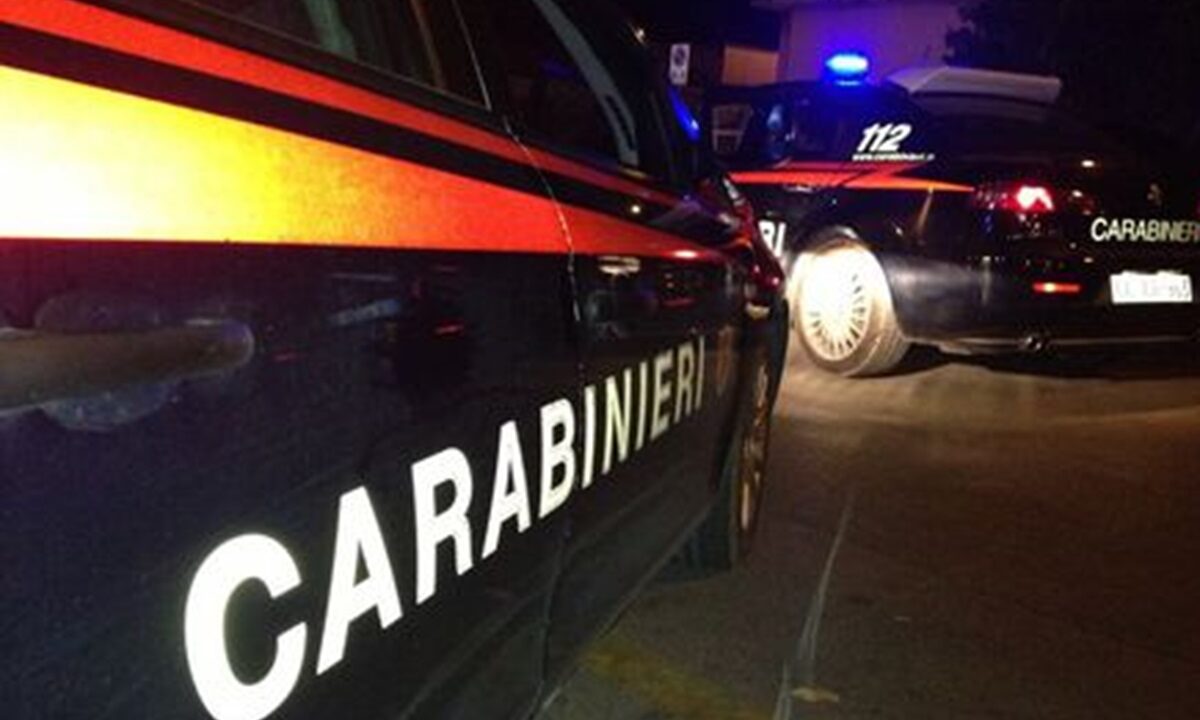 Una volante dei carabinieri