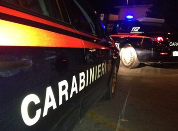 Una volante dei carabinieri