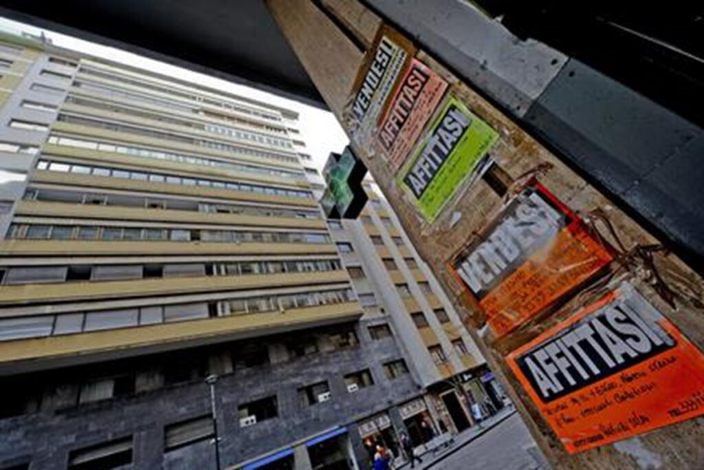 Cartelli per la vendita di case