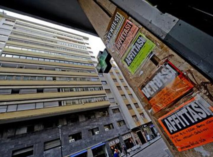 Cartelli per la vendita di case