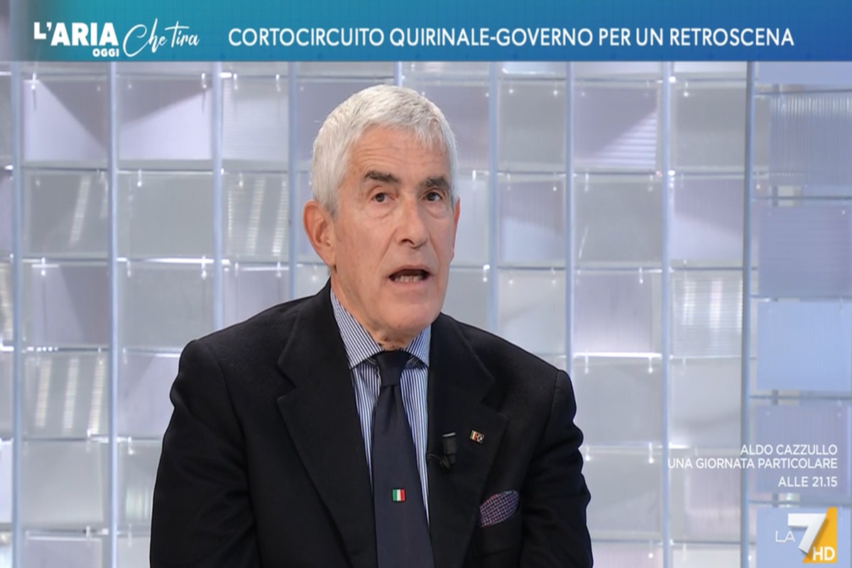 Cosa si dice in TV, Sorgi: “Difficile fare complotti ad una cena romanista”. Casini: “È una cosa da Scherzi a parte”. Veltroni: “La destra attacca Mattarella perché teme i controlli della democrazia”