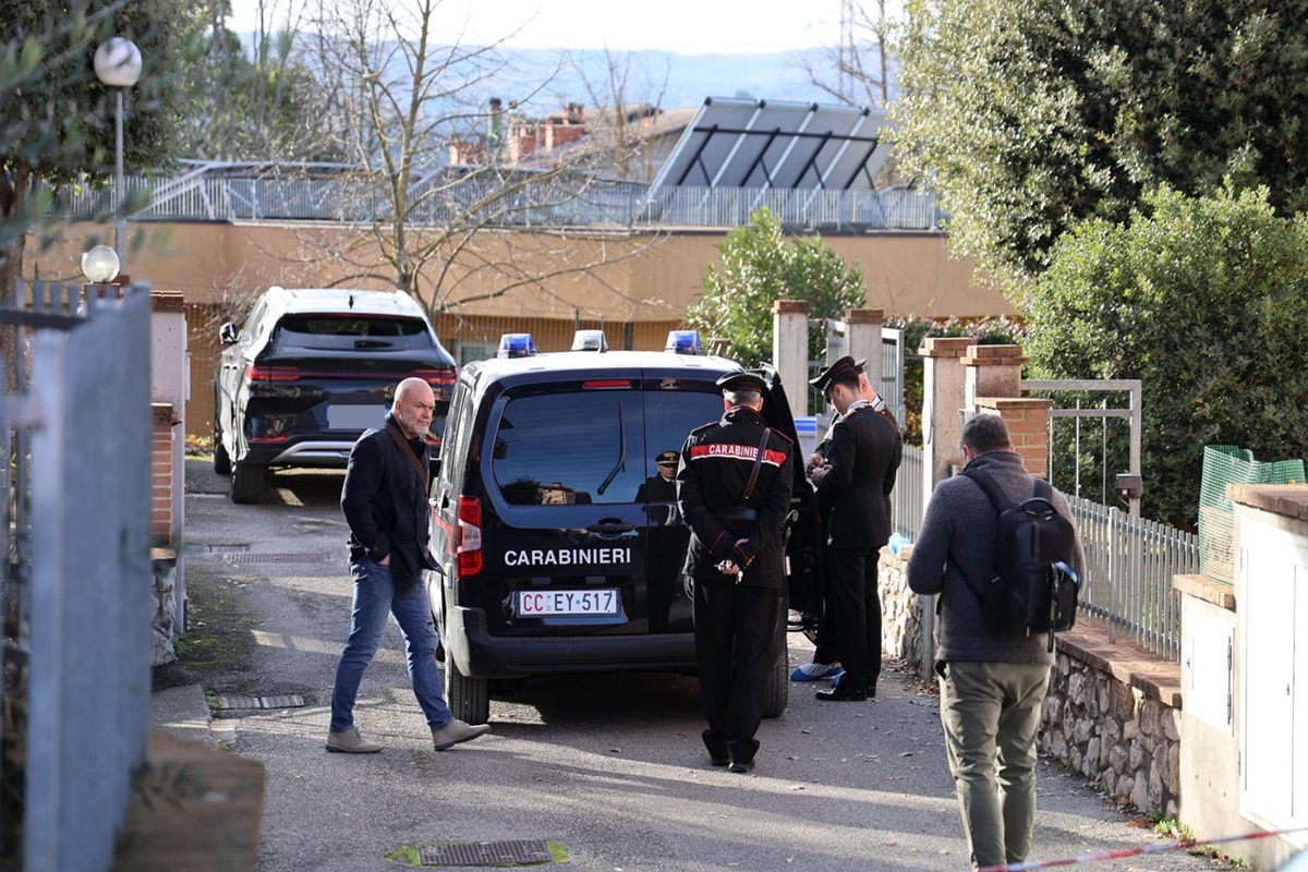 Città della Pieve, uomo e donna trovati morti in casa. La prima ipotesi: femminicidio-suicidio