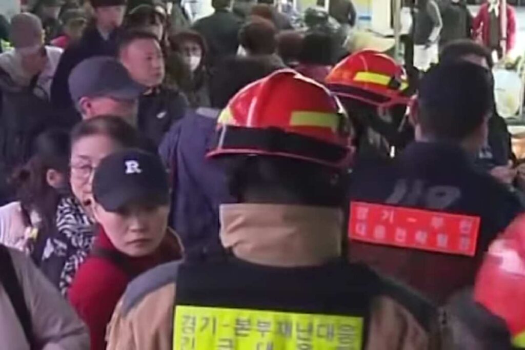 Folla in un mercato vicino Seul