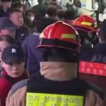 Folla in un mercato vicino Seul