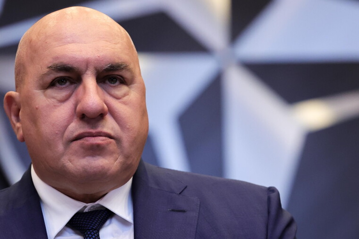 Crosetto: “Ritorno della leva? Sì, ma su base volontaria”. Conte: “Ora vogliono mandare i nostri giovani in guerra”