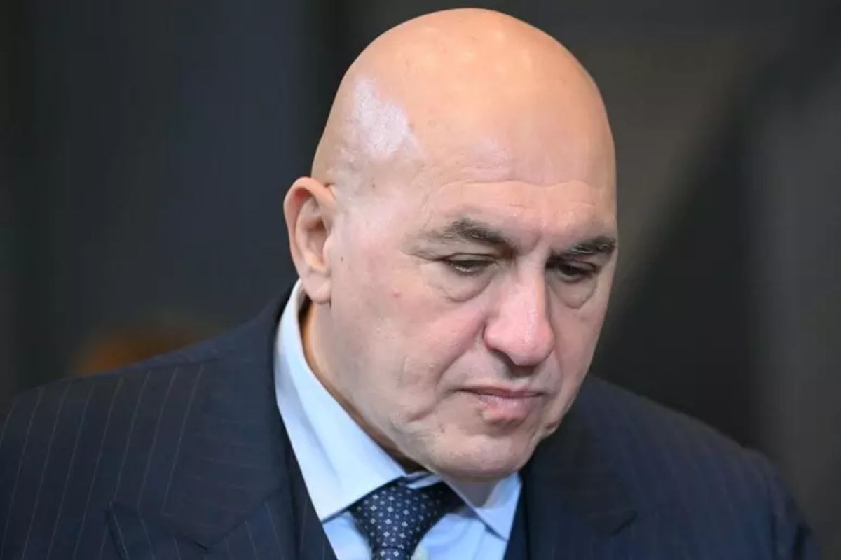 Crosetto: “La Russia disinforma e la Zakharova è irrilevante. Se fosse crollato un pezzo della loro storia mi sarei rattristato”