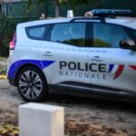 un'auto della Polizia francese