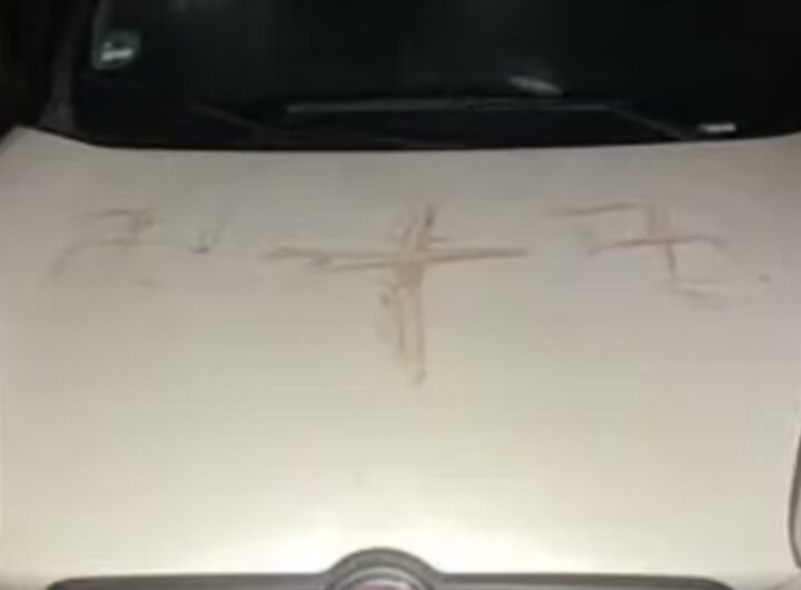 germania svastiche su auto