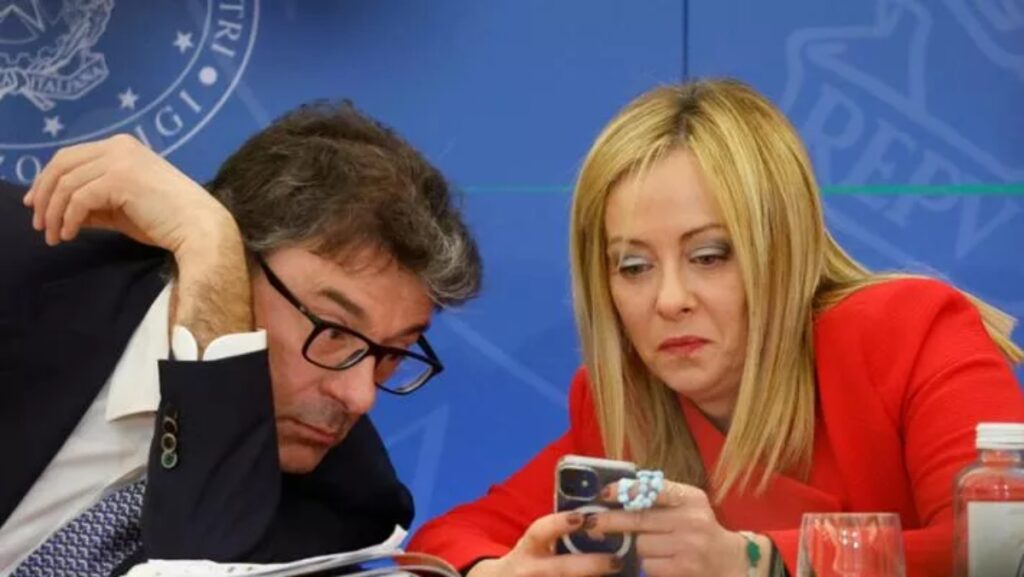 Il pianto della sinistra: Italia a pezzi, Istat smentisce, Renzi piange, Maggioni se la gode , nella foto giorgetti e meloni