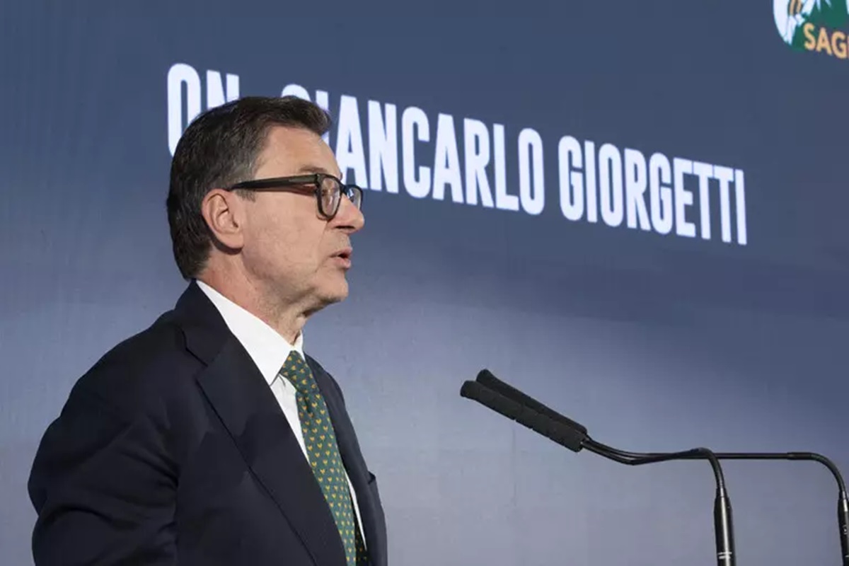 Giorgetti: “Se le tasse pagate da tutti il sistema funziona”. Boccia (Pd): “Predica equità, ma governa con le rottamazioni”