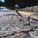 come eliminare i graffi dagli occhiali