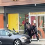 Il video della maestra di Chicago arrestata davanti ai bambini dagli agenti dell'ICE