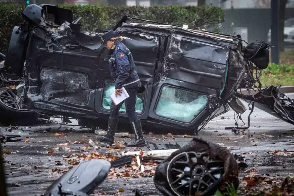 incidente a milano tra suv e auto