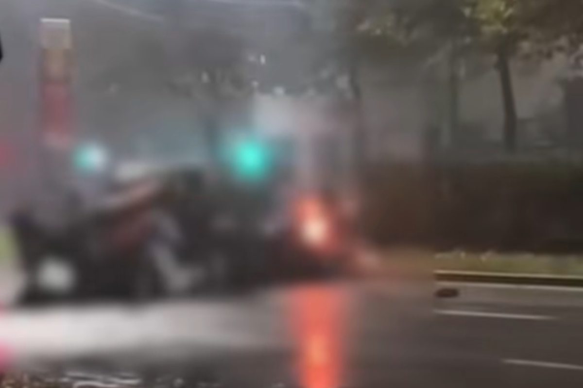 Incidente tra suv e auto a Milano, il 20enne non era alla guida ma era davvero un soccorritore. C’è il video