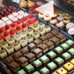 Dolci esposti in un bar