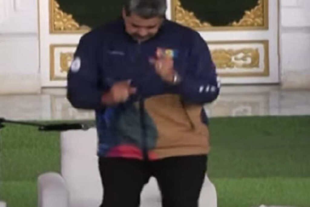 Il presidente del Venezuela Maduro balla