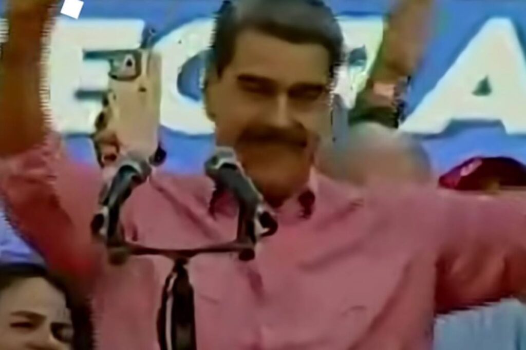 Venezuela, il presidente Maduro canta "Imagine"