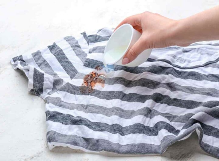 come togliere le macchie dai tessuti