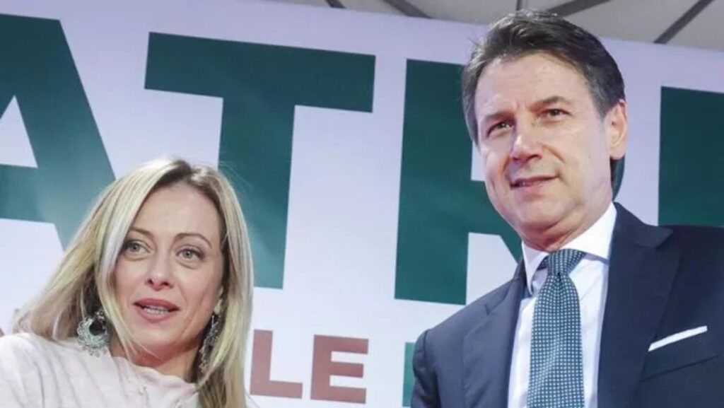 I bastoni nelle ruote di Conte a Schlein per Atreju: il campo largo naufraga sulle vanità personali , nella foto conte meloni
