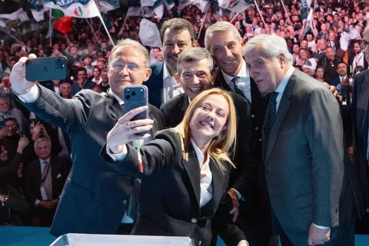 Regionali al rush finale. Giovedì a Napoli Conte e Schlein sul palco insieme. Meloni ha chiuso in Veneto e Puglia