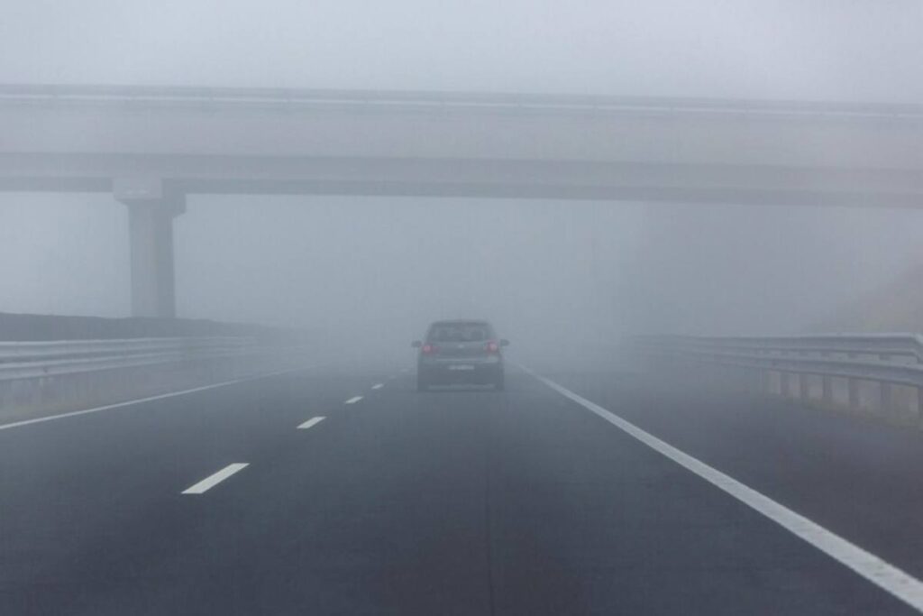 Nebbia in autostrada