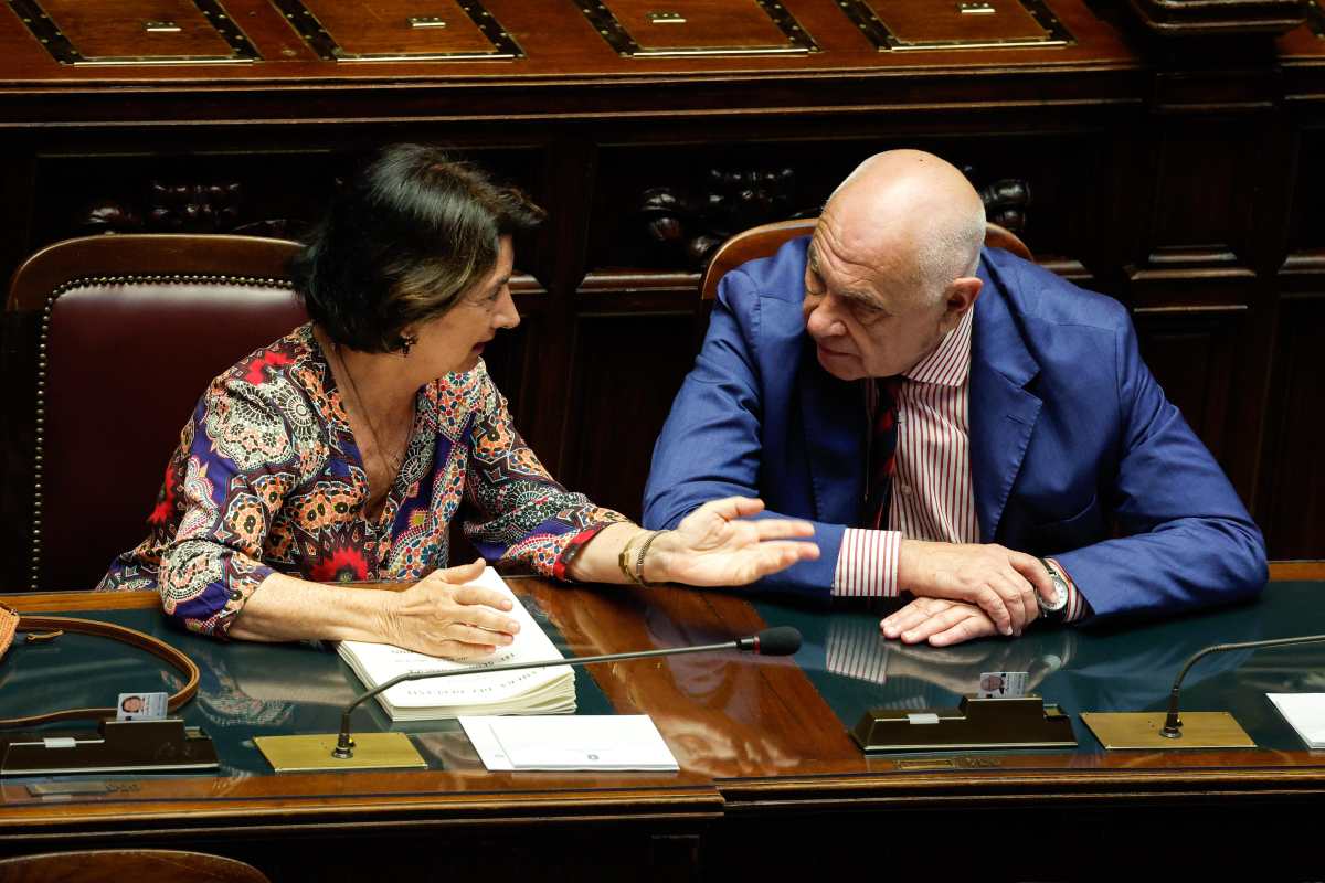 Violenza sulle donne, Nordio: “L’uomo abituato a dominare”. Roccella: “Non calano con educazione sessuale a scuola”