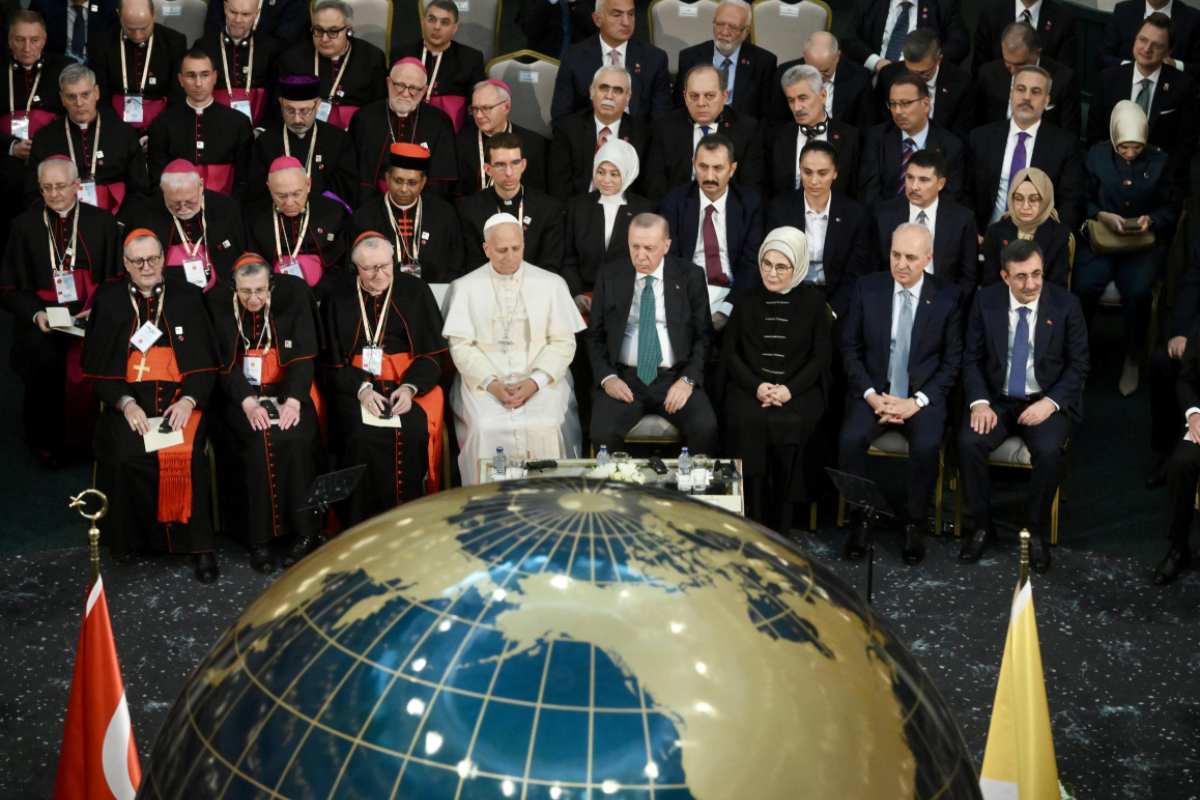 Il primo viaggio apostolico di Papa Leone in Turchia e Libano. Cordiale l’incontro con Erdogan. Da domenica nel Paese dei Cedri