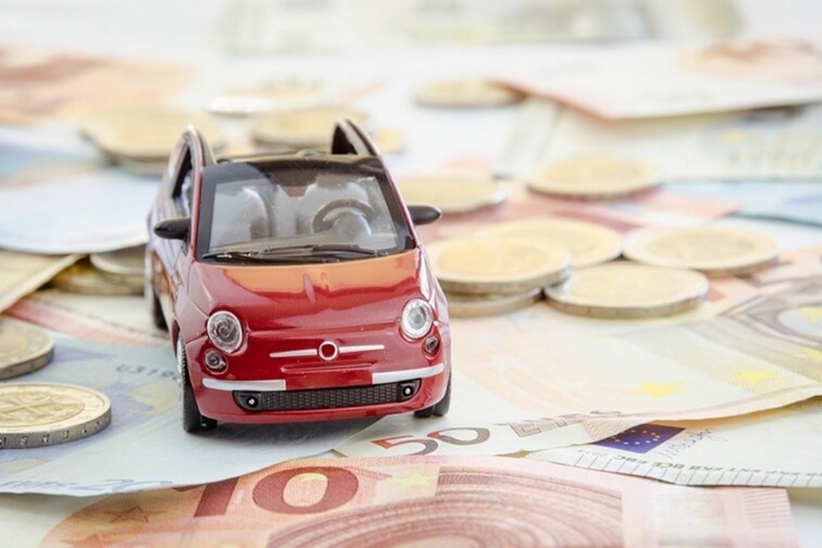 La denuncia del Codacons: “Diminuiscono gli incidenti ma le polizze auto continuano ad aumentare”