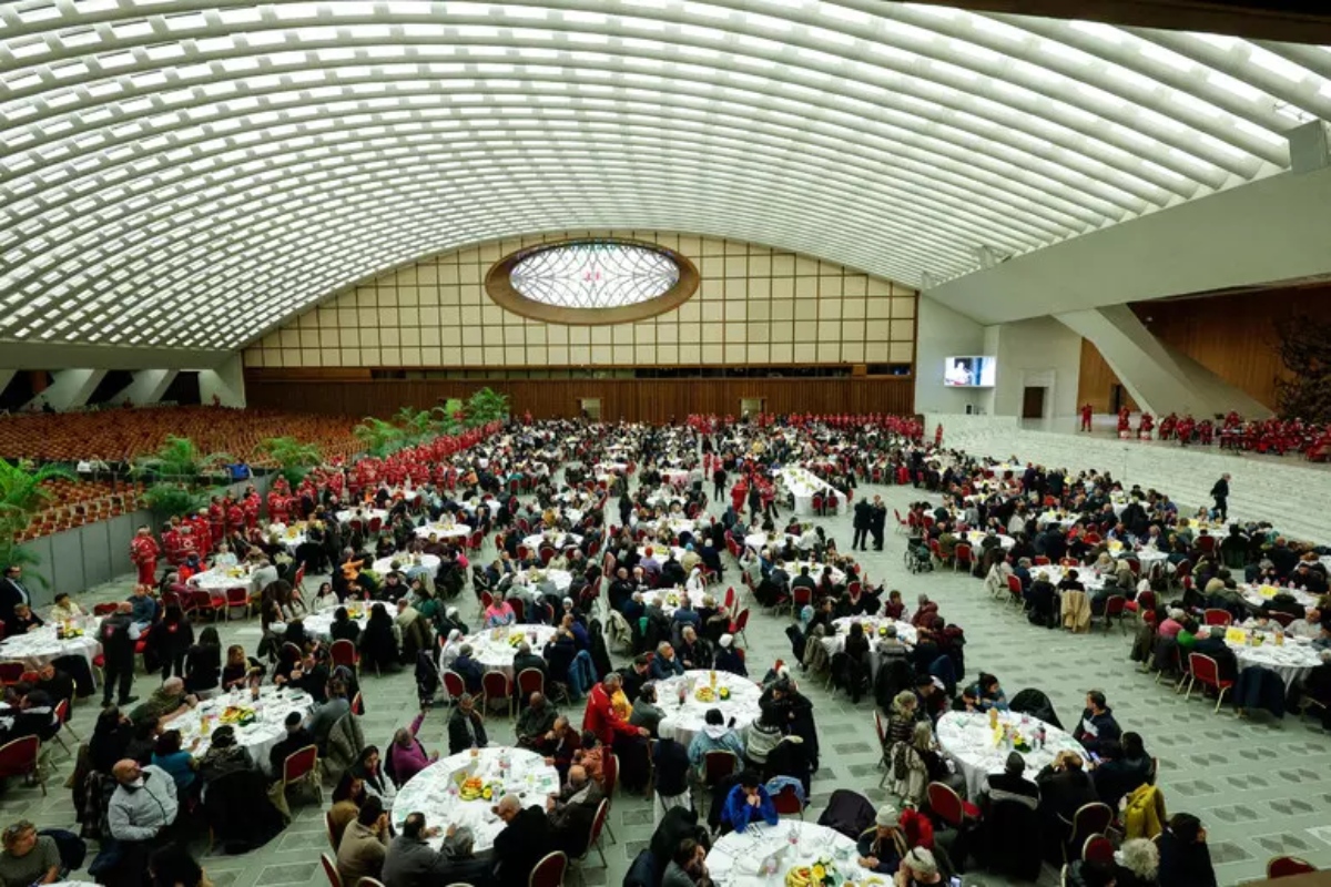 La cena del Papa con 5 donne trans, tra loro anche Alessia Nobile: “Non tornare indietro sui diritti”