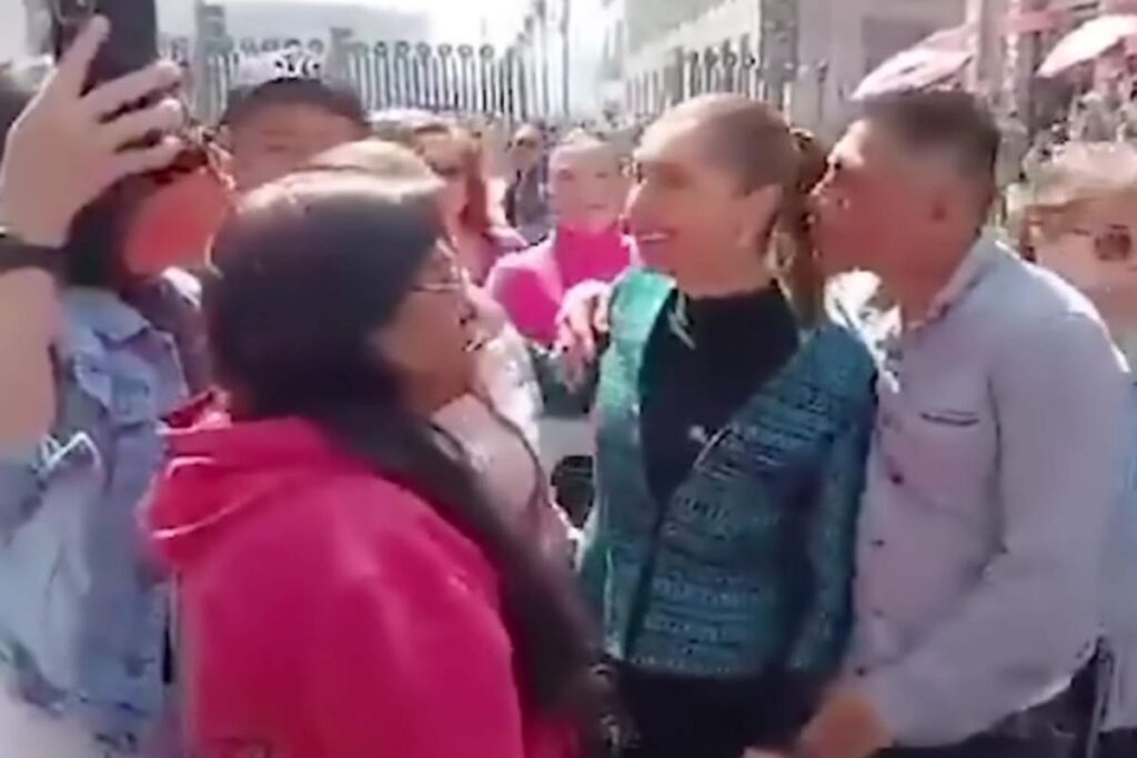 La presidente del Messico Claudia Sheinbaum molestata da un uomo