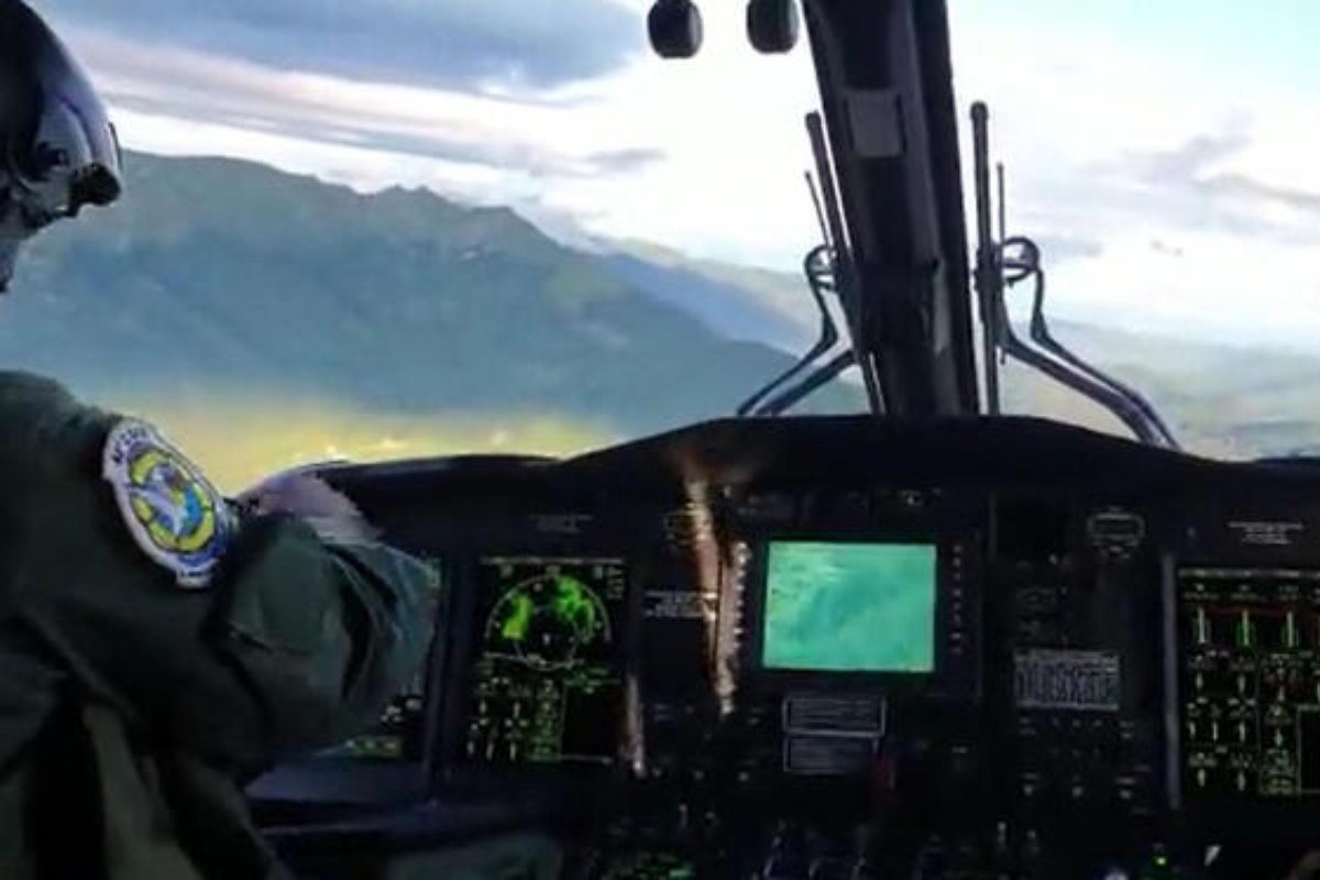 Ritrovato completamente bruciato vicino Arezzo l’elicottero disperso, l’ultimo messaggio: “Abbiamo un’avaria”