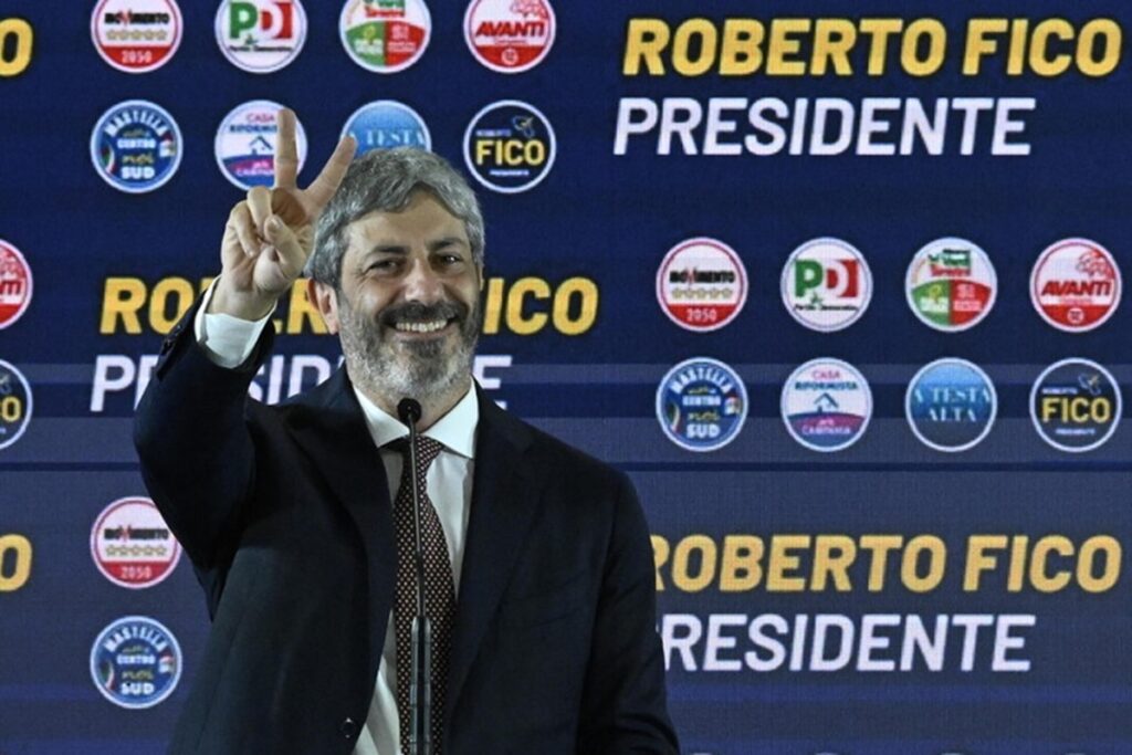 Campo largo, la festa è finita fra i paletti di Conte e le ferie di Fico, nella foto Roberto Fico