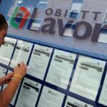 Un giovane in cerca di lavoro