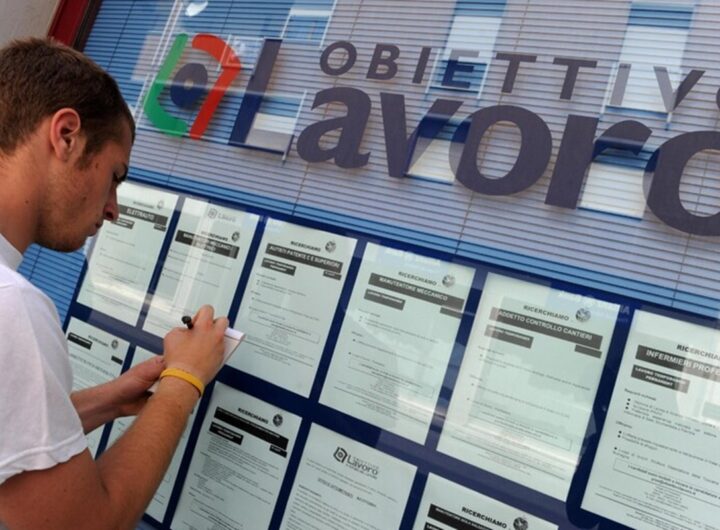 Un giovane in cerca di lavoro